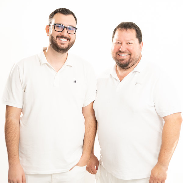 Zahnaerzte Flyer beim Zahnarzt Dachau-Ost, der auf die Terminbuchung bei Doctolib hinweist.